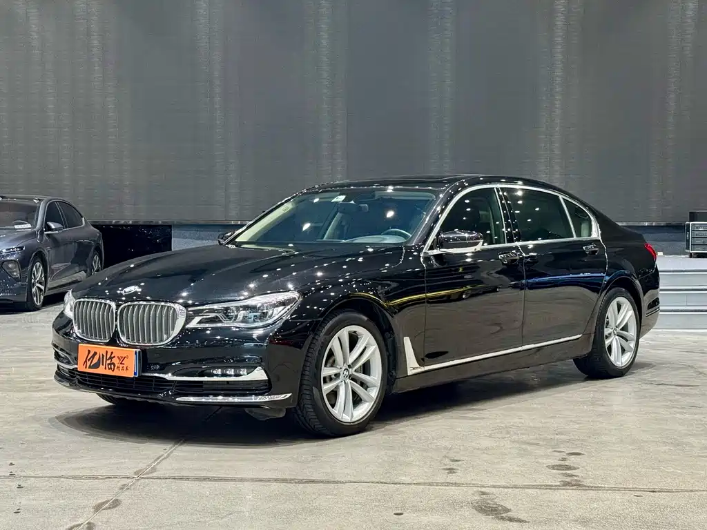 BMW 7 Series 2019 — фото 1