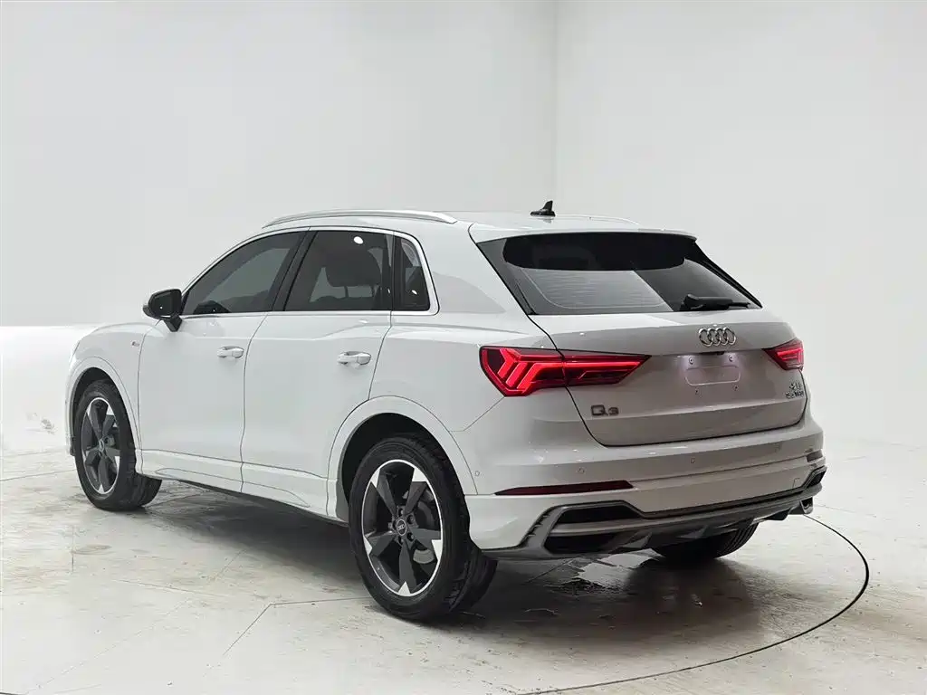 Audi Q3 2022 — фото 4