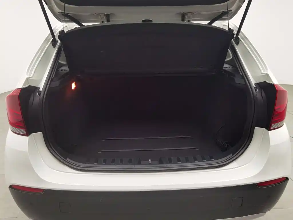 BMW X1 2012 — фото 16