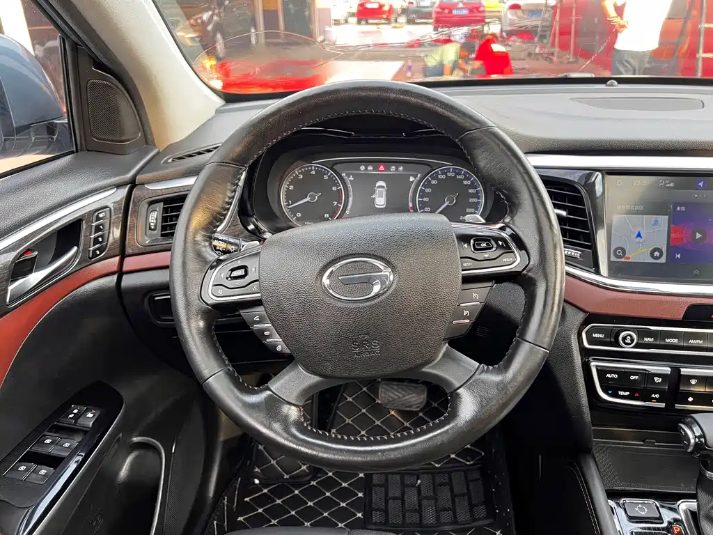 GAC Motor Trumpchi GS8 2017 — фото 14