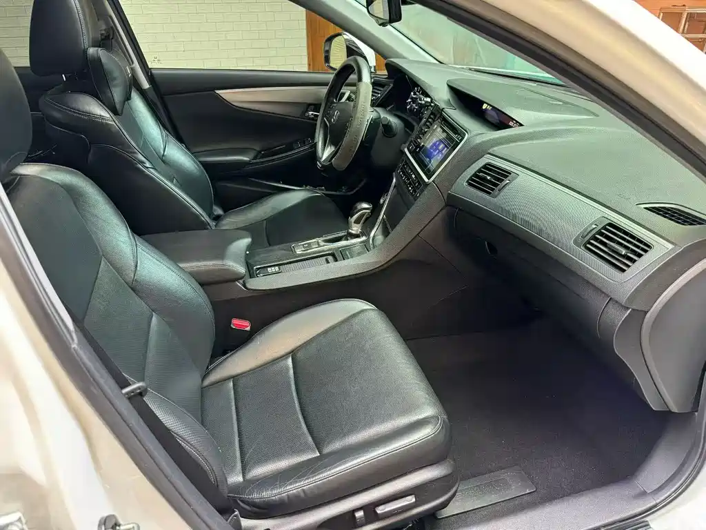 Honda Spirior 2015 — фото 8