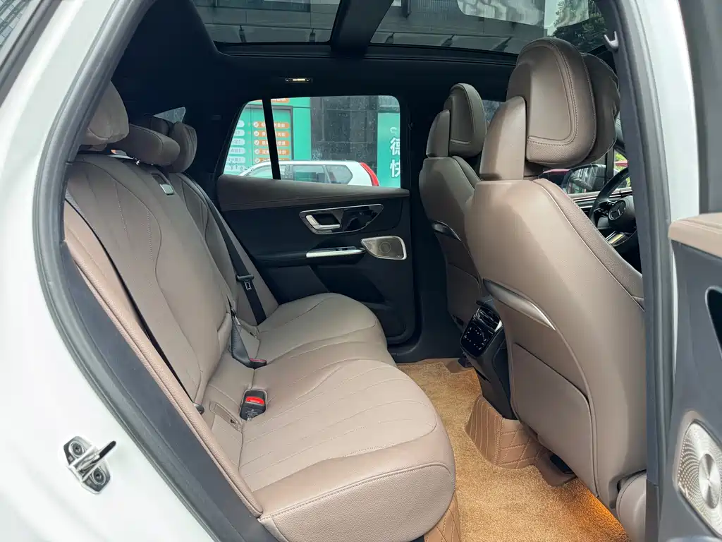 Mercedes-Benz EQE SUV 2025 — фото 16