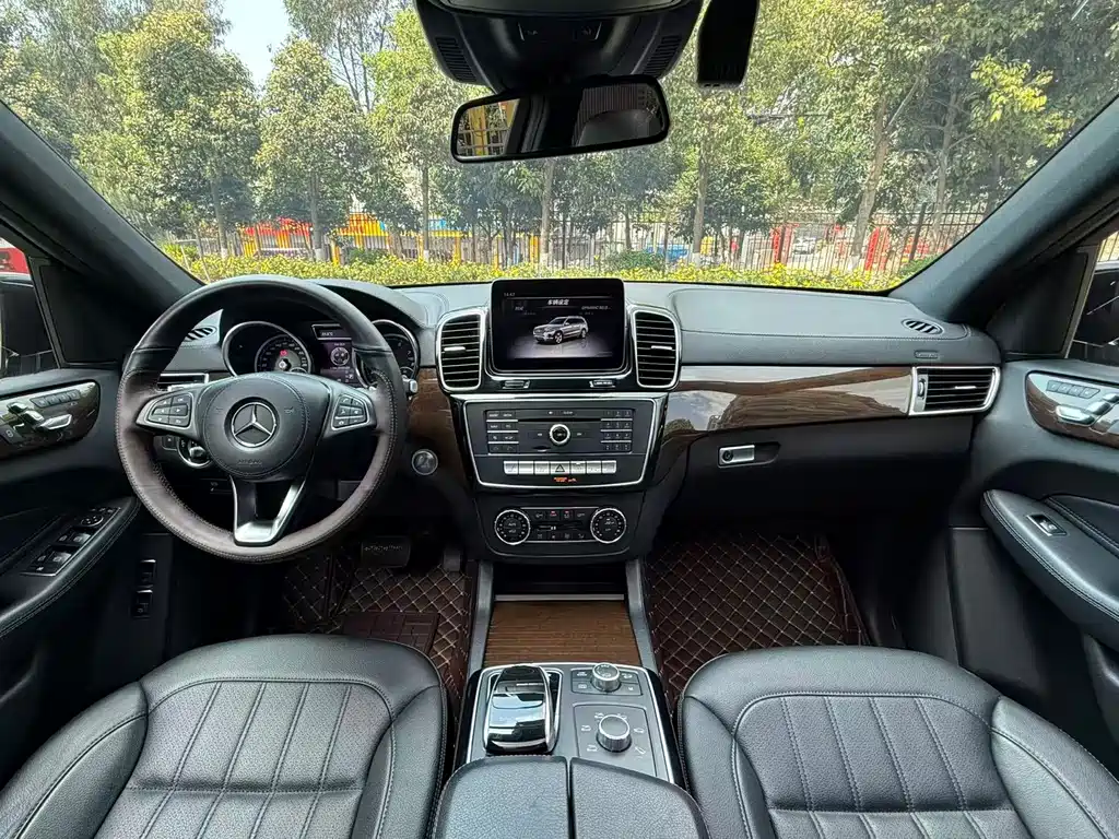 Mercedes-Benz GLS 2018 — фото 28