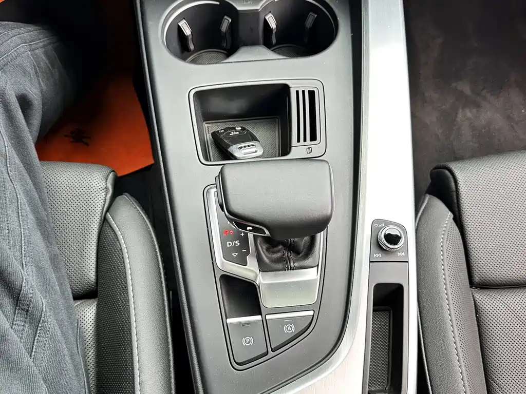 Audi A4L 2021 — фото 15
