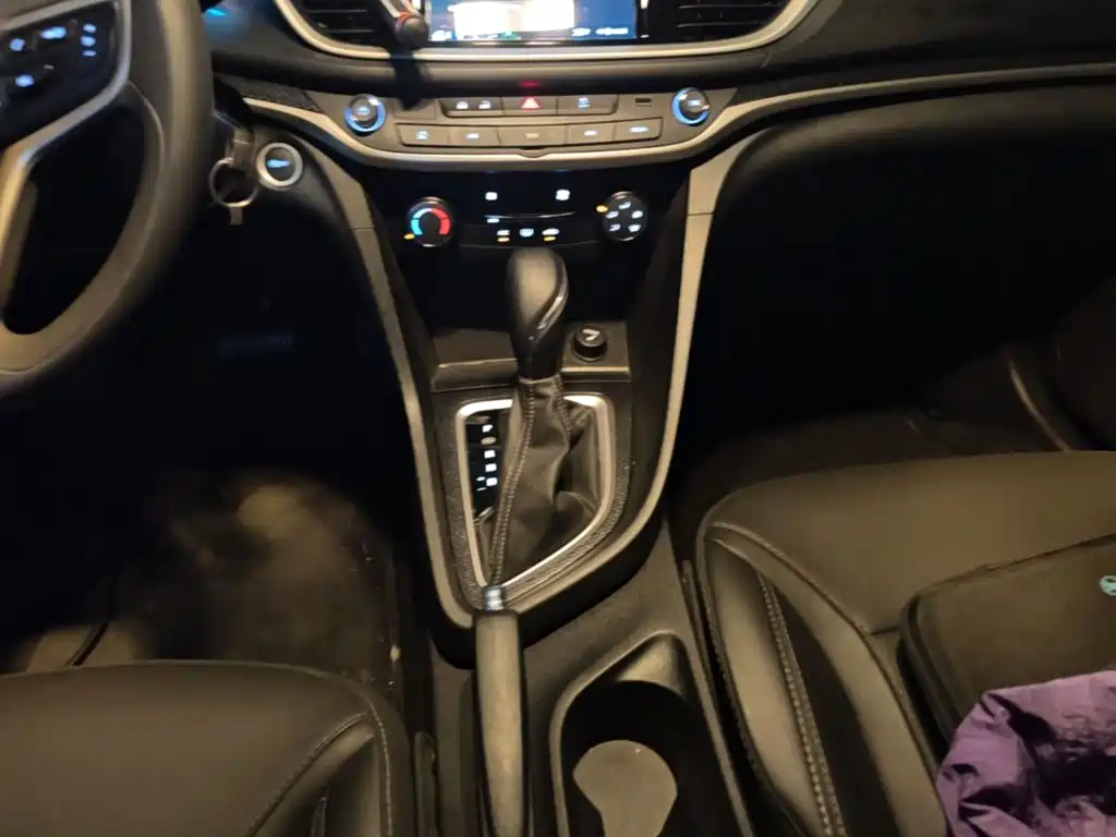 Buick Excelle 2022 — фото 14