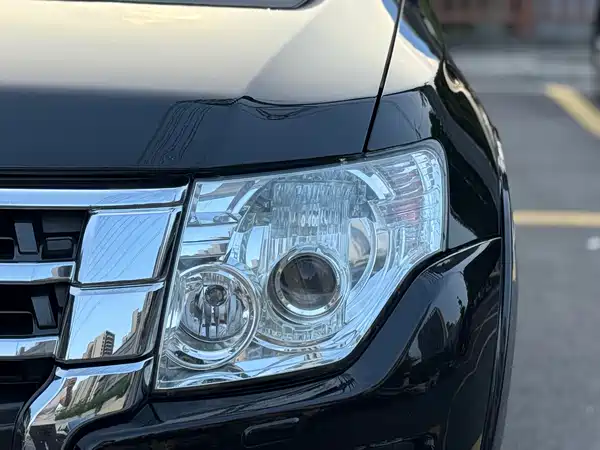 Mitsubishi Pajero 2017