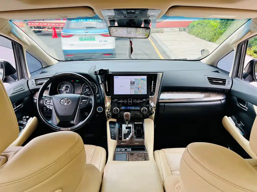 Toyota Alphard 2022 — фото 5