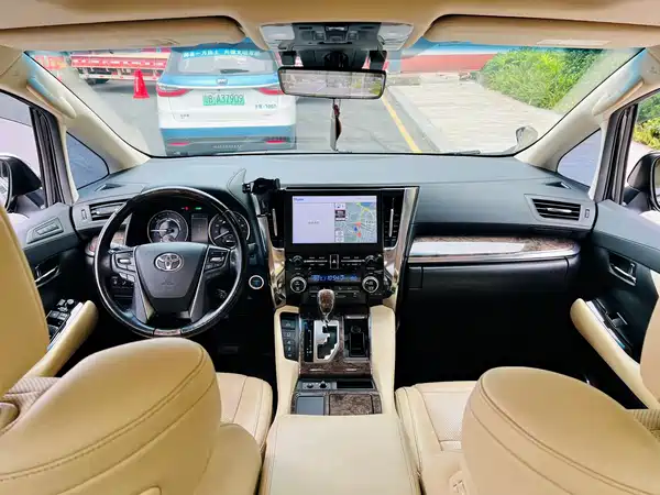 Toyota Alphard 2022