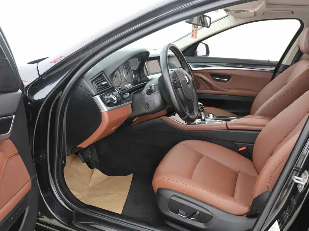 BMW 5 Series 2015 — фото 6