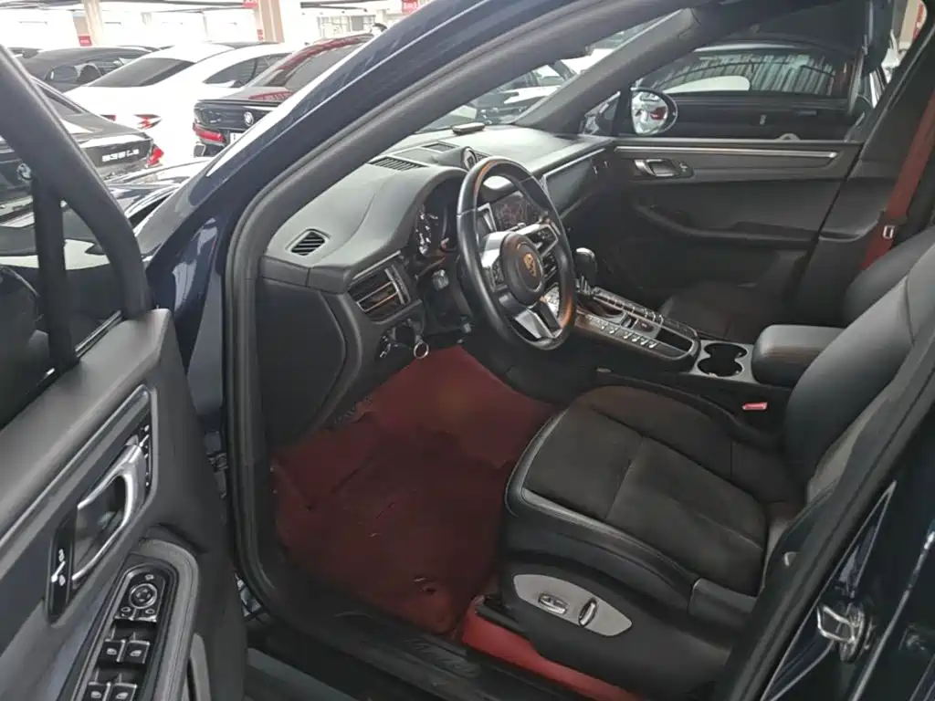 Porsche Macan 2021 — фото 15
