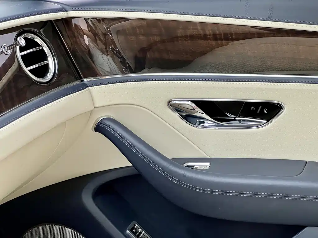 Bentley Flying Spur PHEV 2022 — фото 19