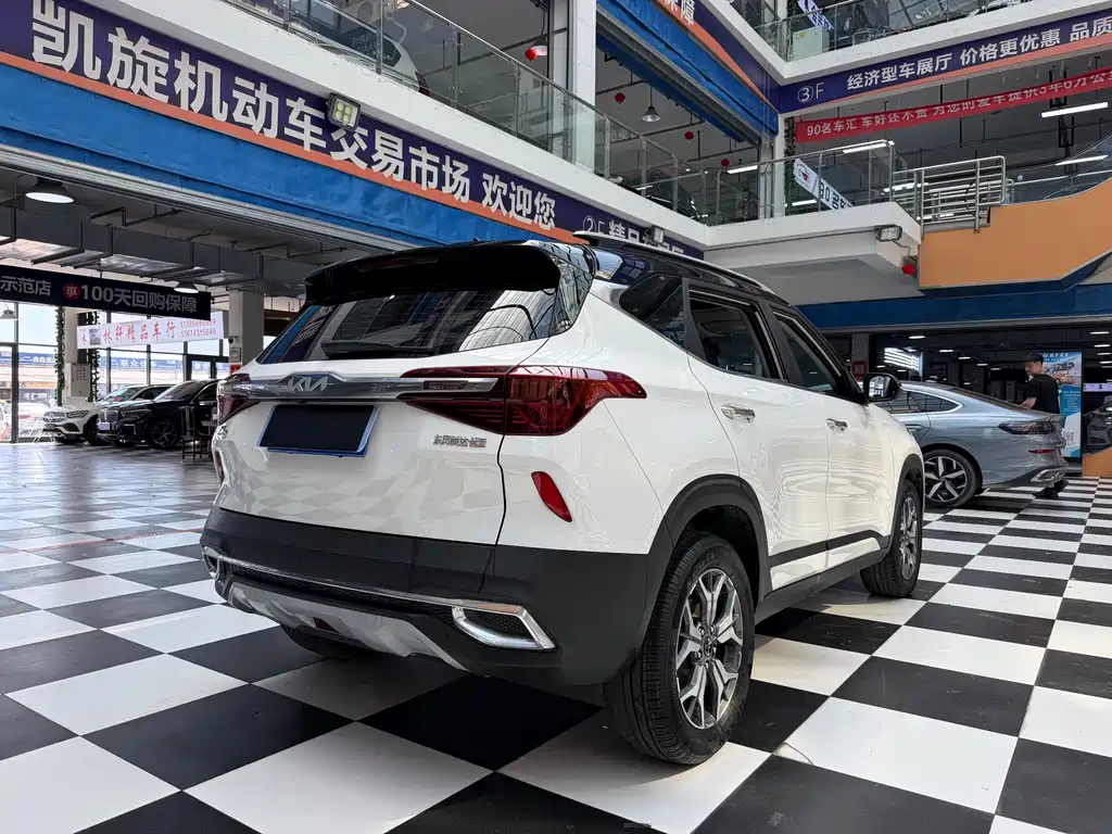 Kia KX3 2021 — фото 19