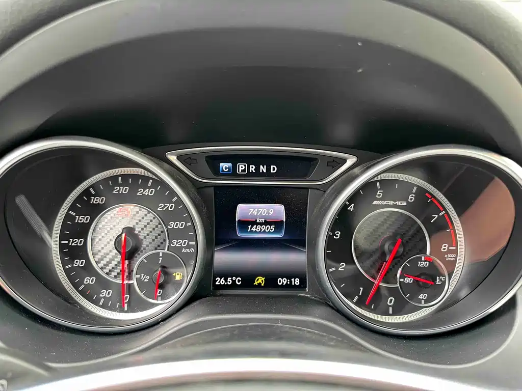 Mercedes-Benz GLA AMG 2018 — фото 19