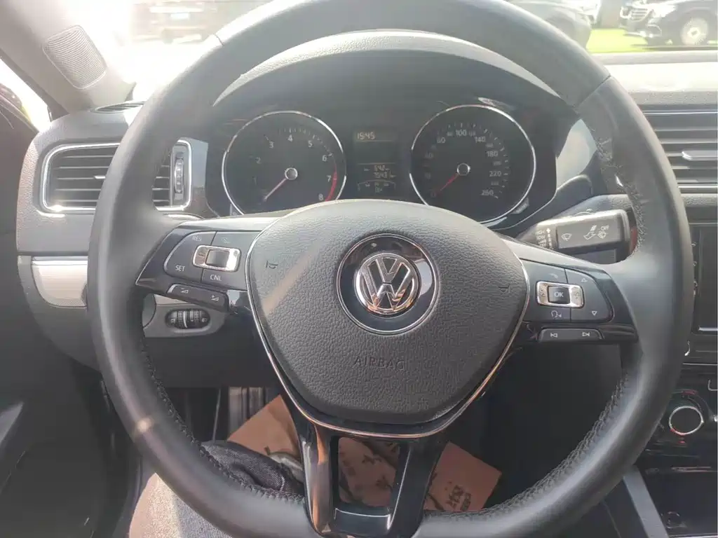 Volkswagen Sagitar 2019