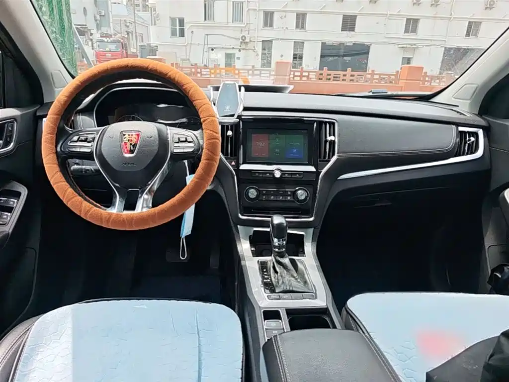 Roewe RX5 2018 — фото 13