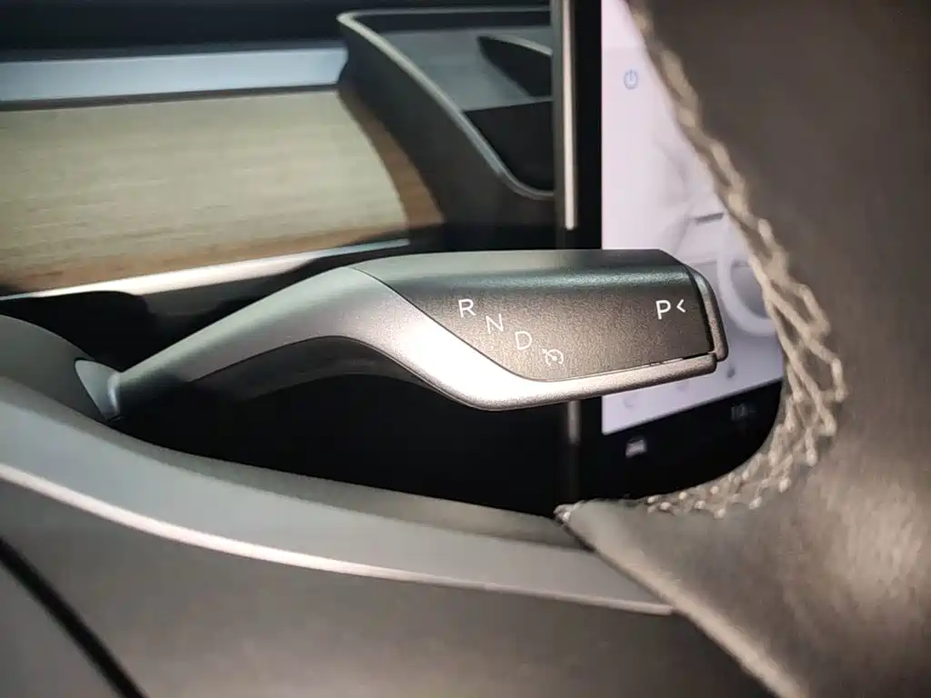 Tesla Model Y 2023 — фото 14