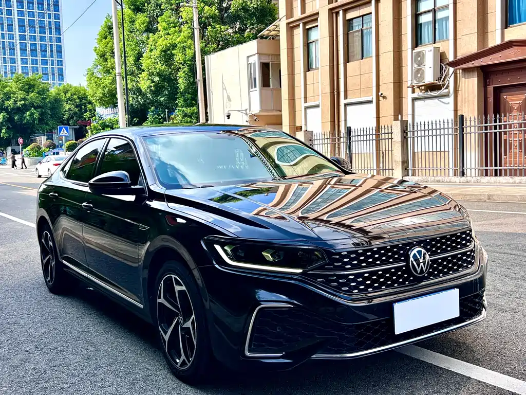 Volkswagen Passat 2023