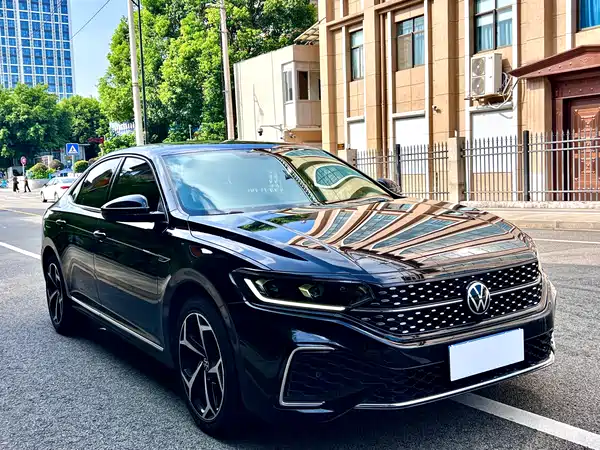 Volkswagen Passat 2023