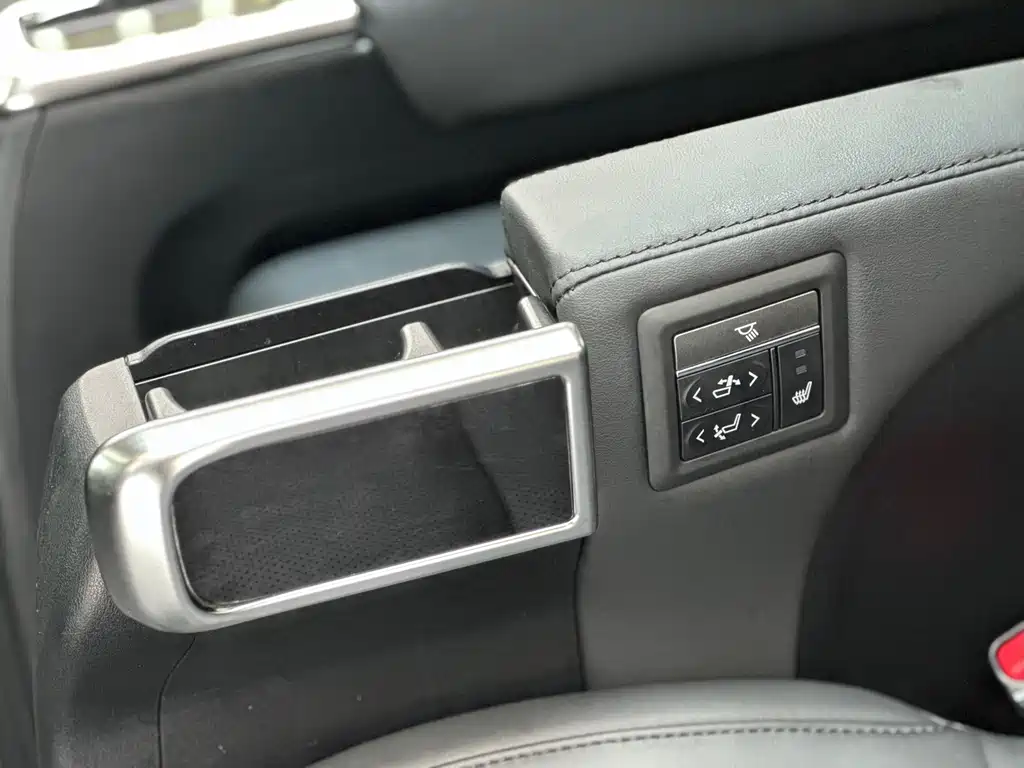 Toyota Vellfire 2022 — фото 14