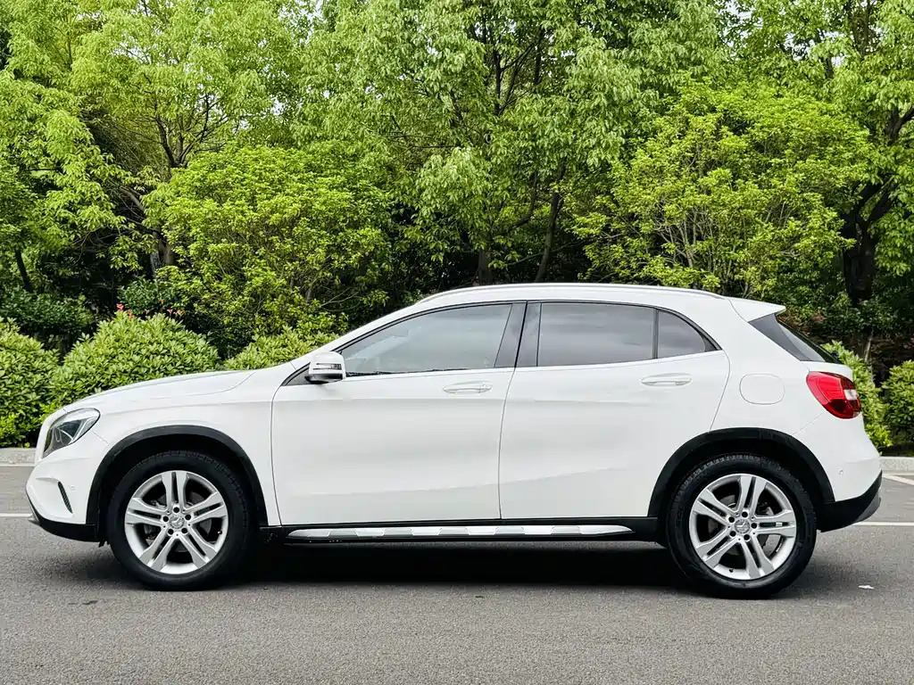 Mercedes-Benz GLA 2015