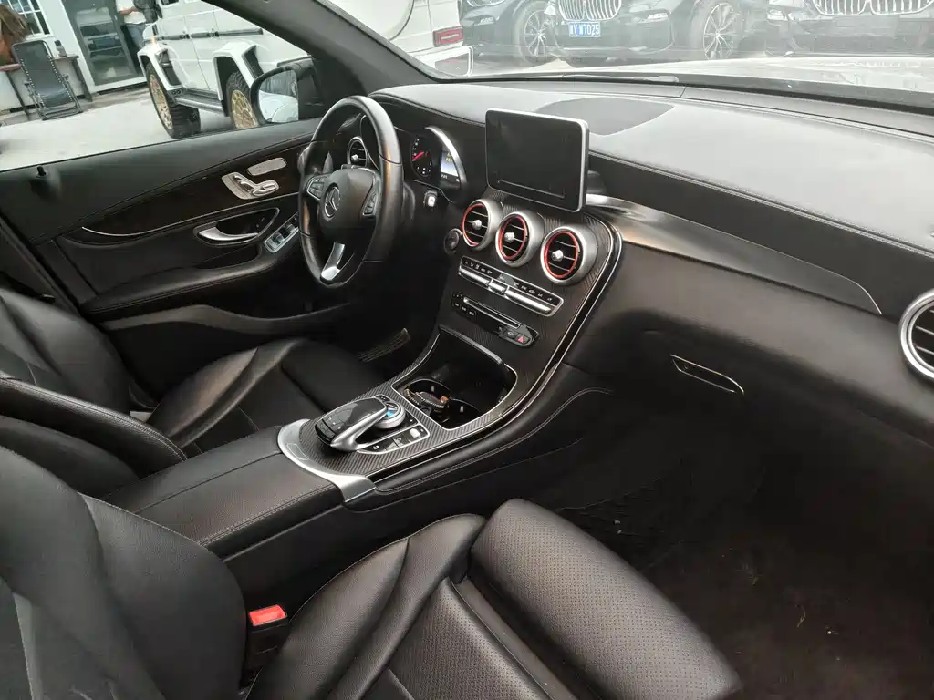 Mercedes-Benz GLC 2019 — фото 16