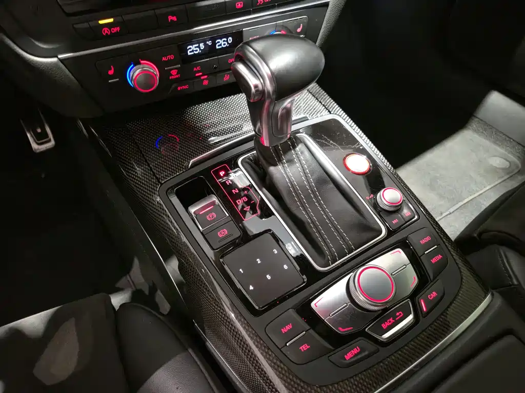 Audi S6 2015 — фото 11