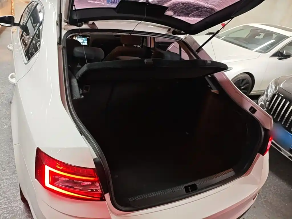 Skoda Octavia 2019 — фото 19