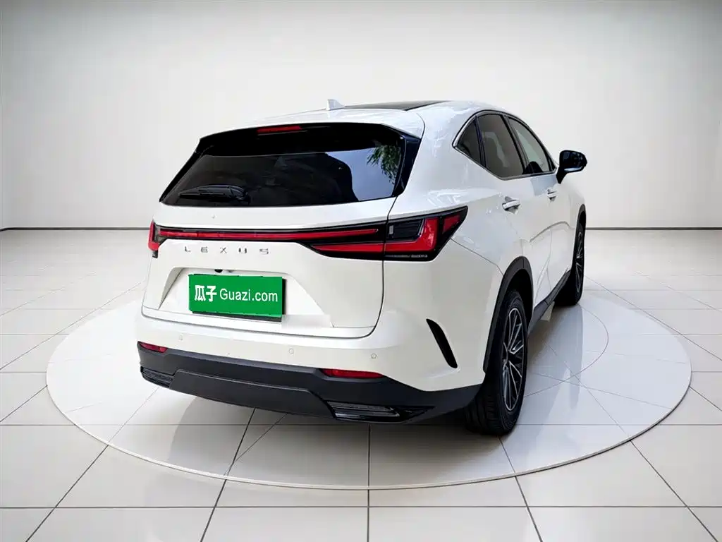 Lexus NX 2023