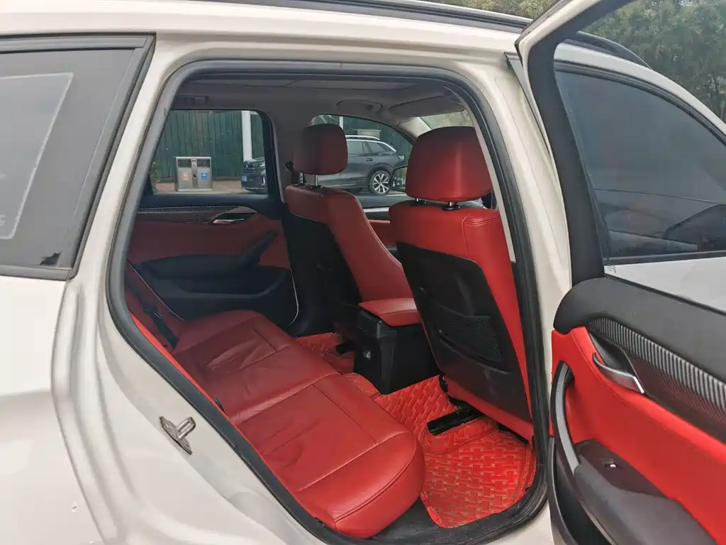 BMW X1 2015 — фото 17