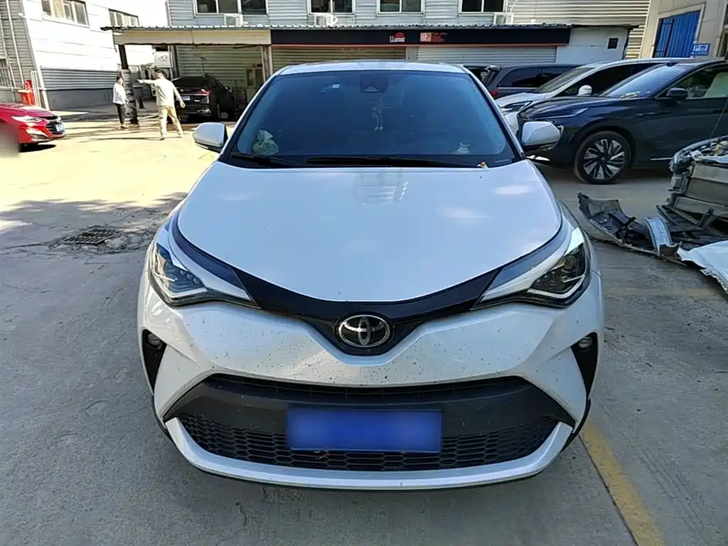 Toyota C-HR 2022 — фото 3