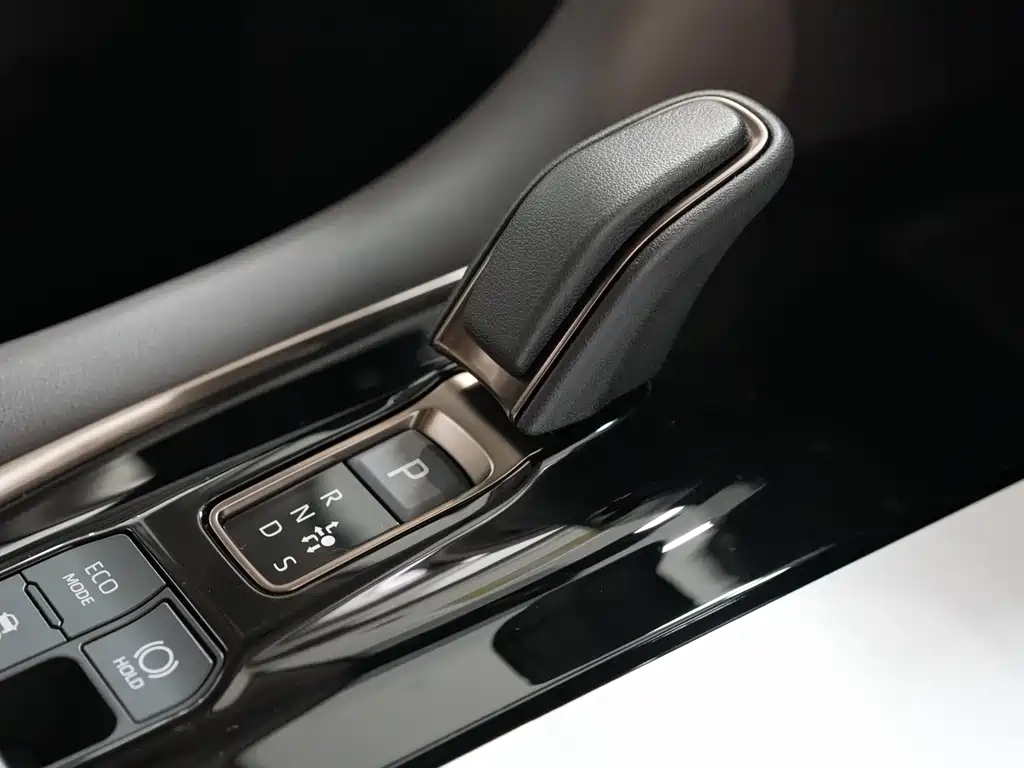 Toyota Alphard — фото 14