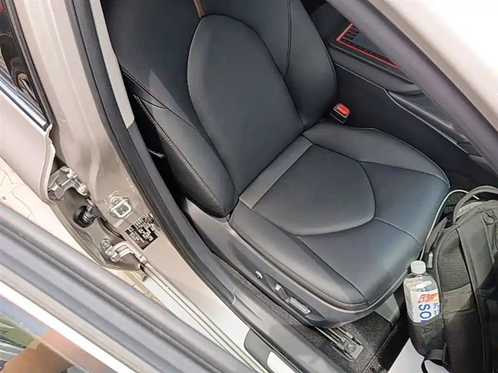 Toyota Camry 2022 — фото 25