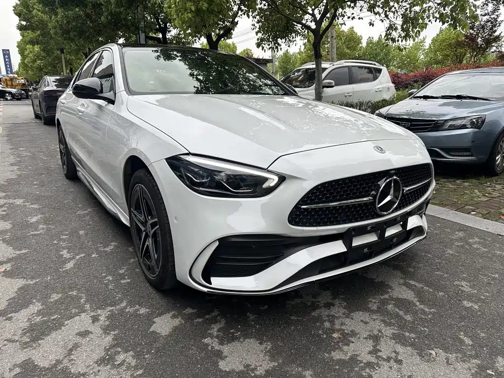 Mercedes-Benz C-Class 2023 — фото 3