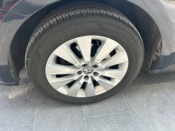 Volkswagen Lavida 2013