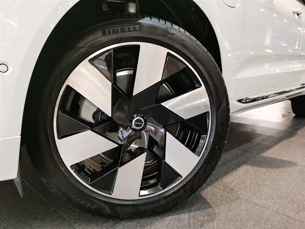 Volvo XC60 PHEV 2024 — фото 17
