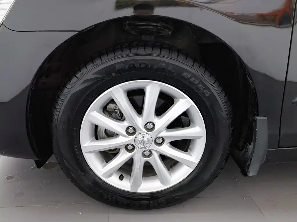 Toyota Camry 2013 — фото 17
