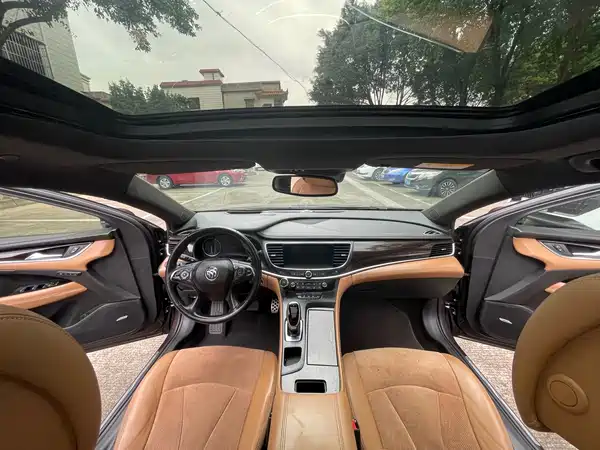 Roewe RX5 2016