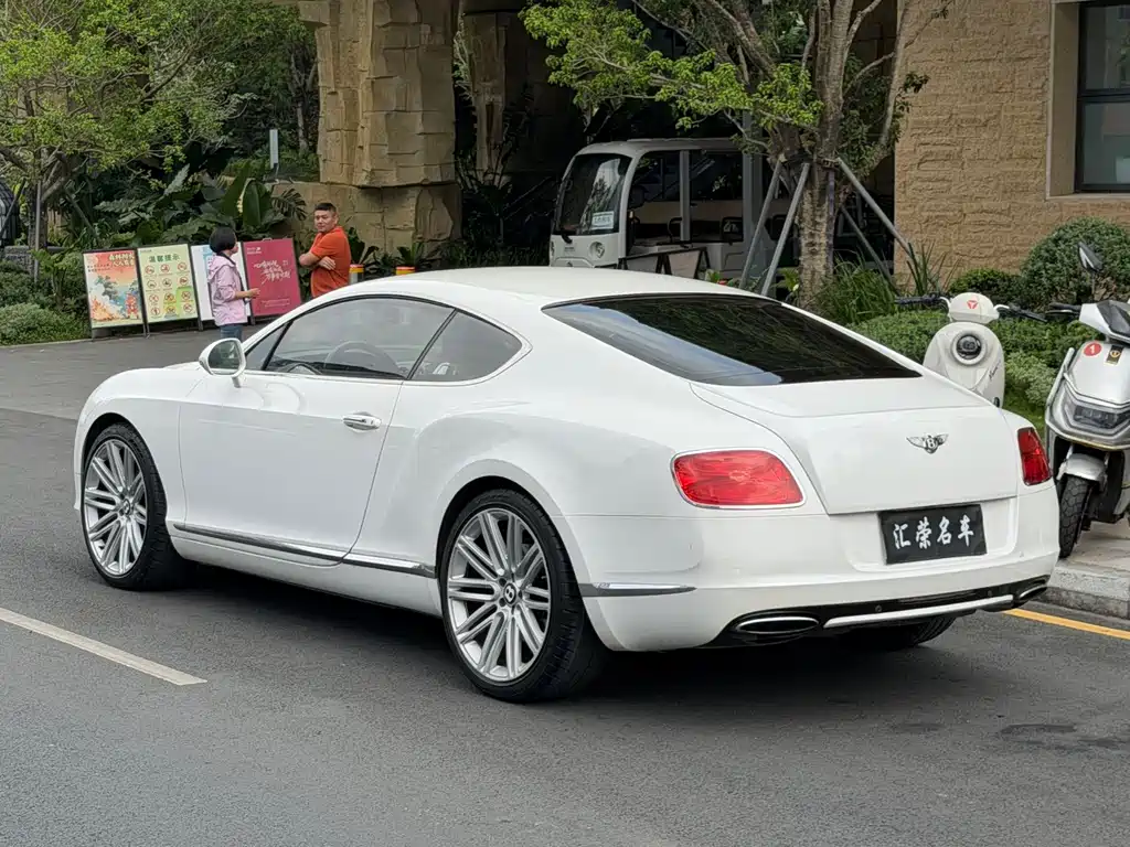 Bentley Continental 2012 — фото 9