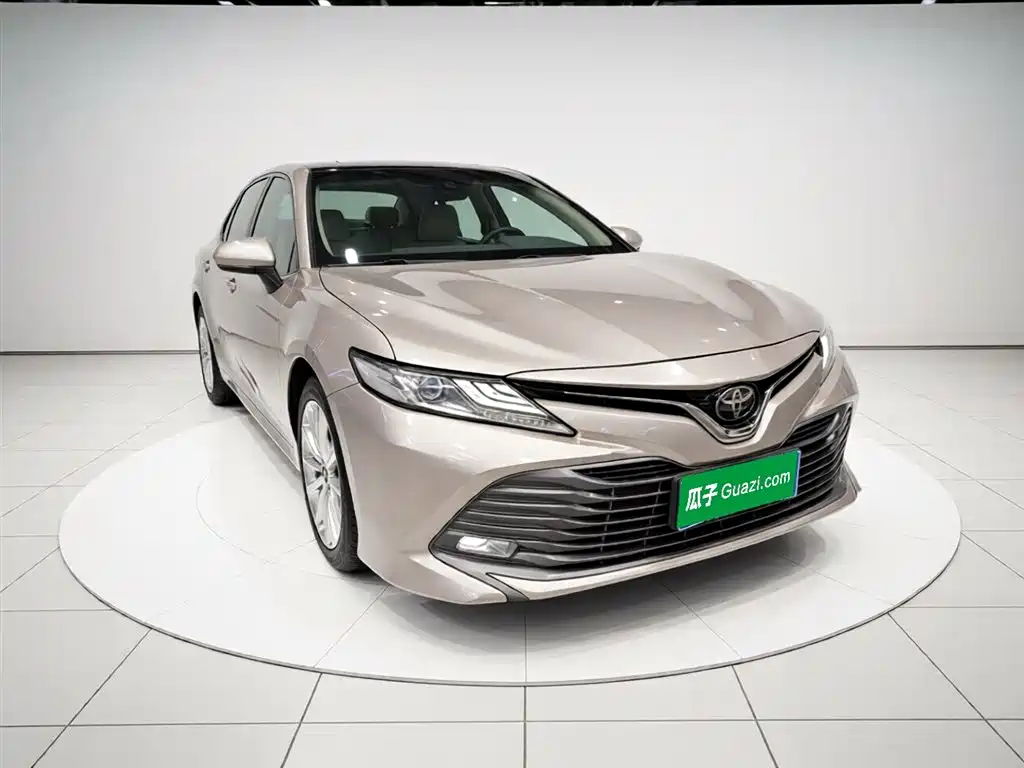 Toyota Camry 2018 — фото 4