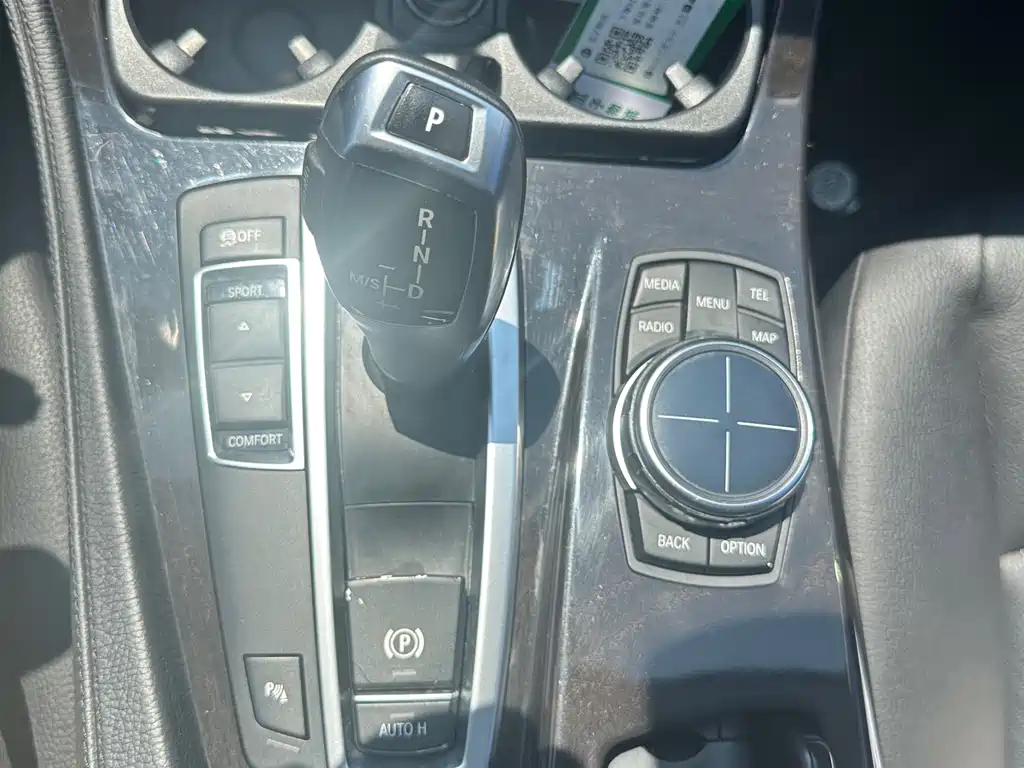 BMW 5 Series 2012 — фото 22