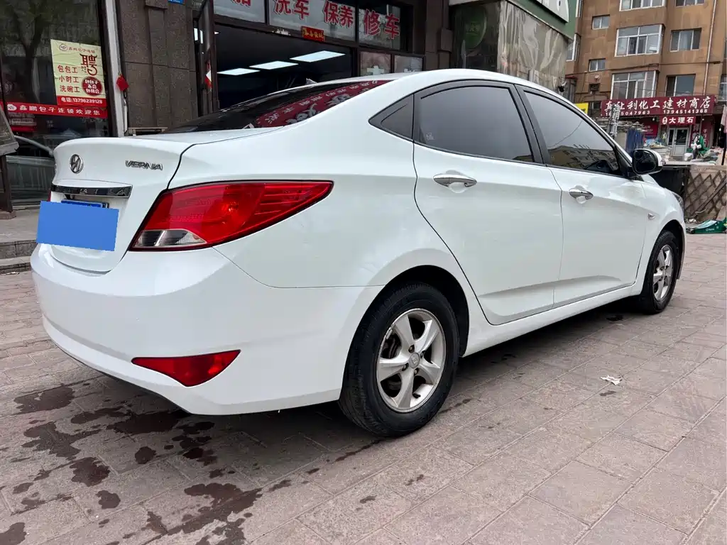 Hyundai Verna 2014 — фото 4