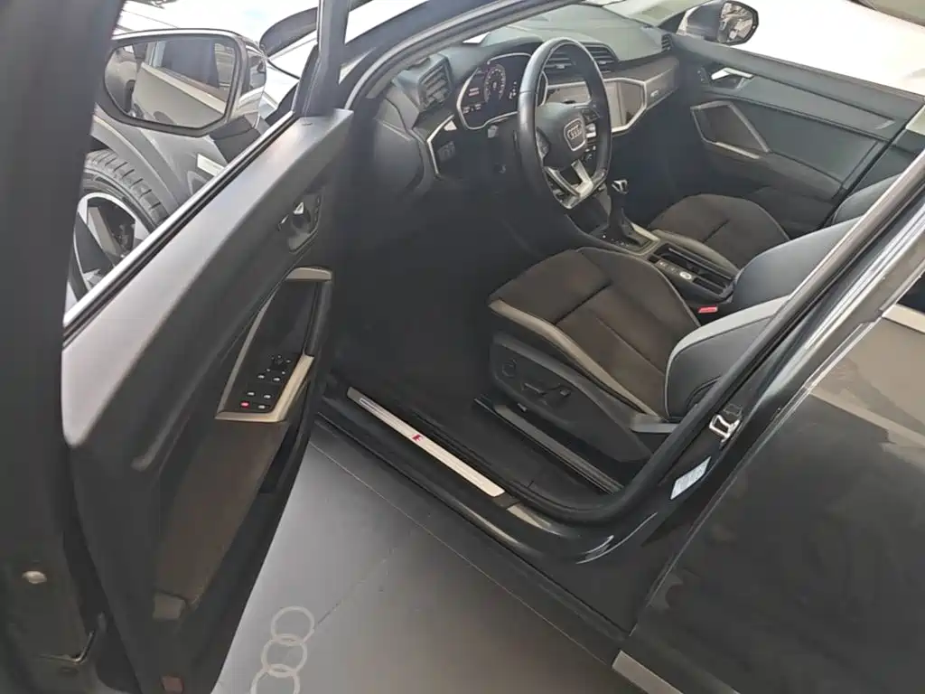 Audi Q3 2022 — фото 16