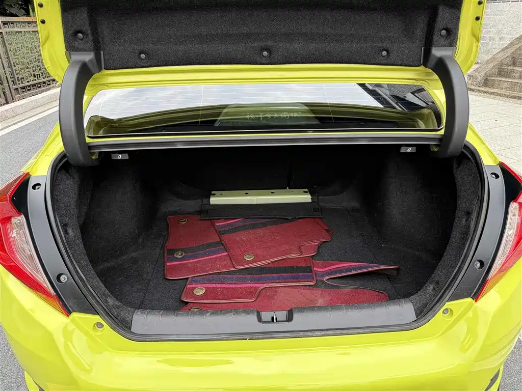 Honda Civic 2020 — фото 19