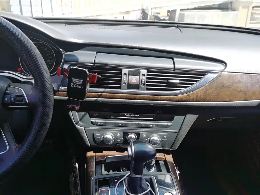 Audi A6L 2014 — фото 13