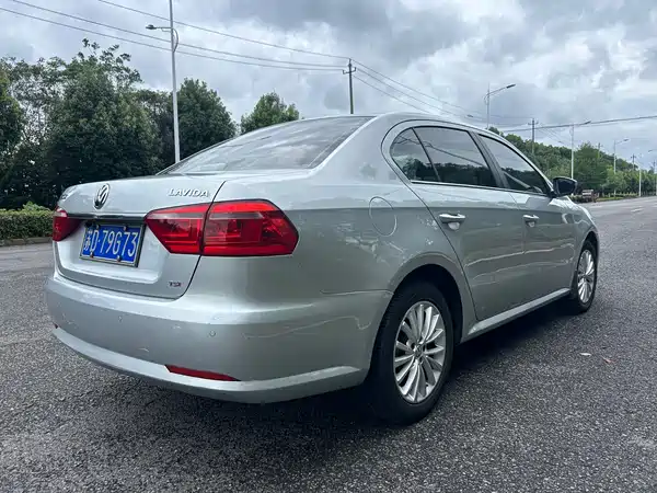 Volkswagen Lavida 2013