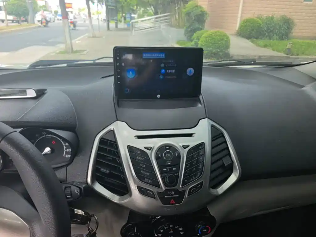 Ford EcoSport 2015 — фото 13