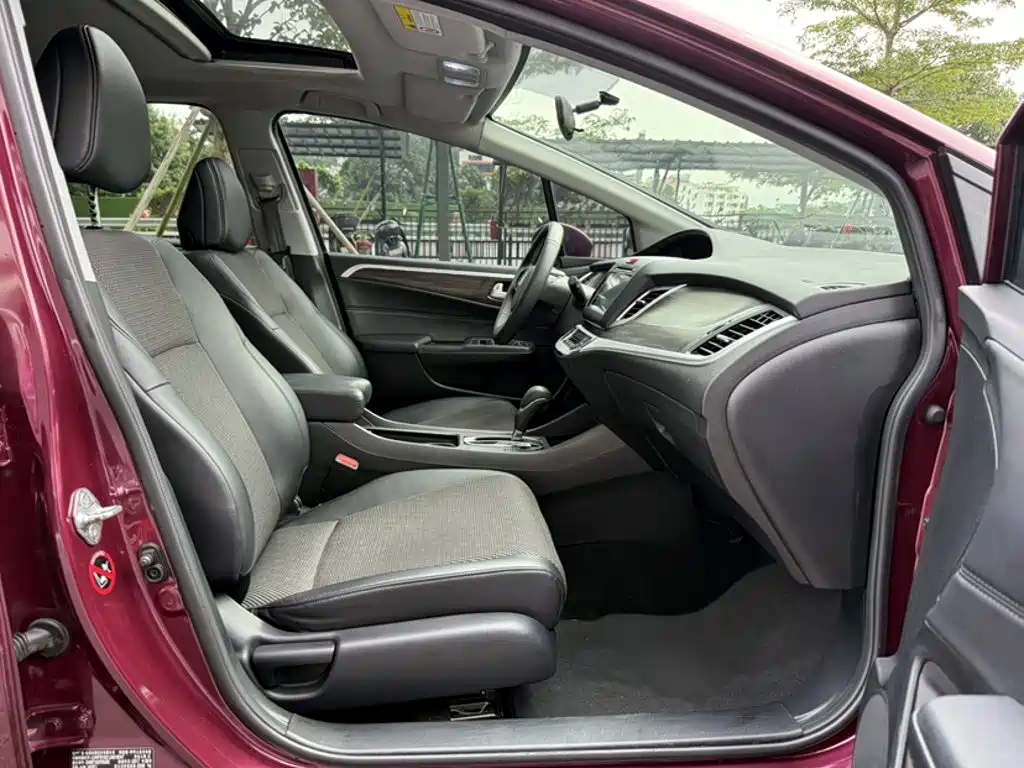 Honda Jade 2017 — фото 14