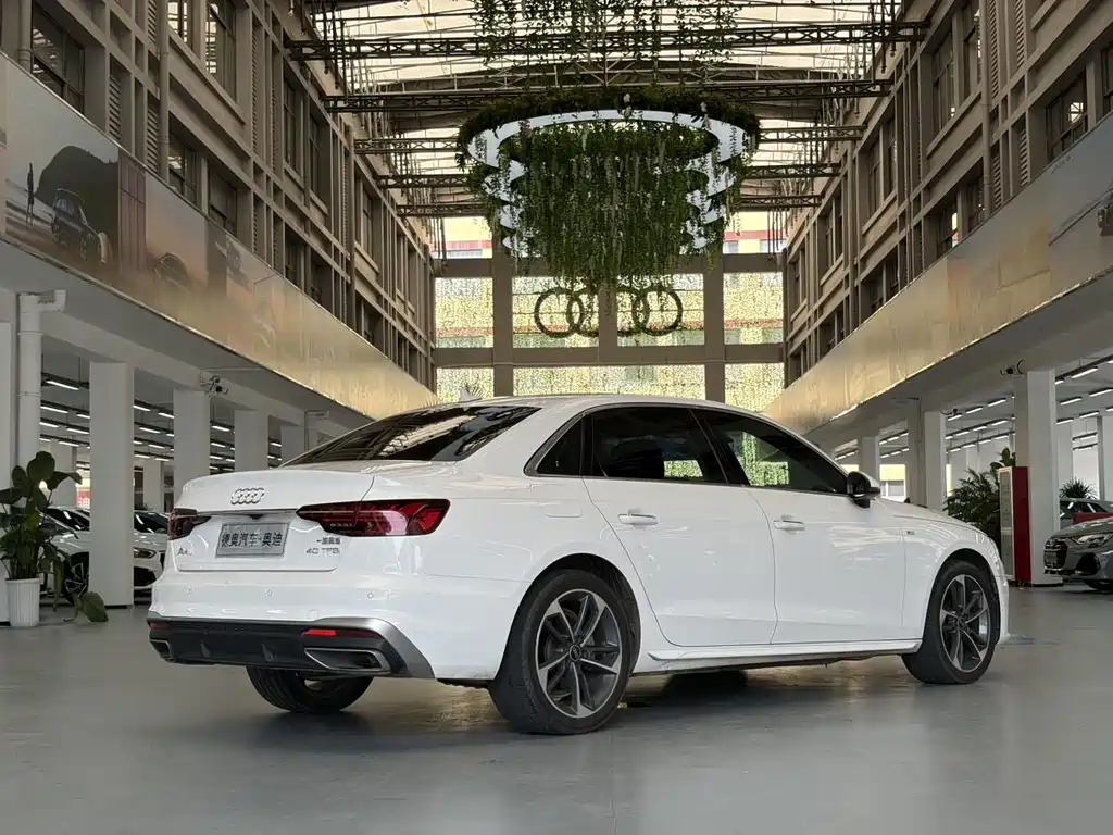 Audi A4L 2023