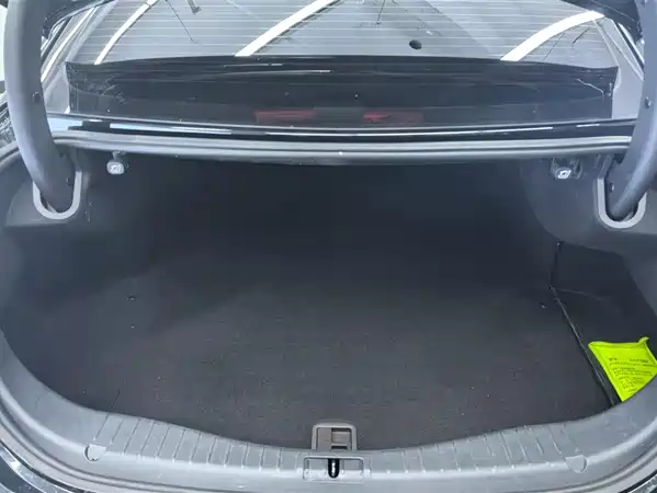 Hongqi H5 2023