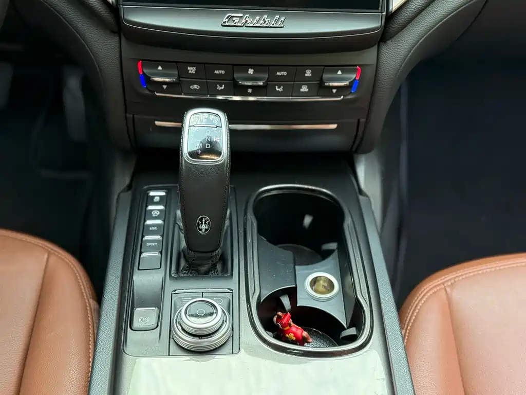 Maserati Ghibli 2020 — фото 15